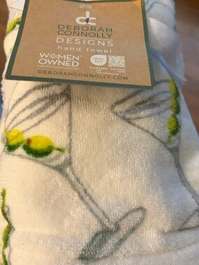 NWT pair of Deborah Connolly Designs martini with olives print hand towels